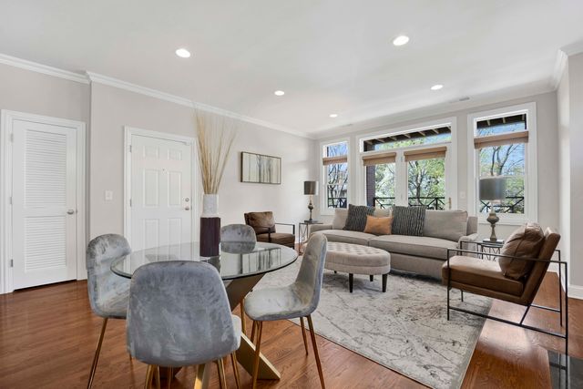 4543 N Malden Street 2N, Chicago, IL 60640