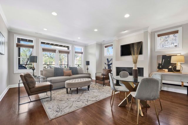 4543 N Malden Street 2N, Chicago, IL 60640