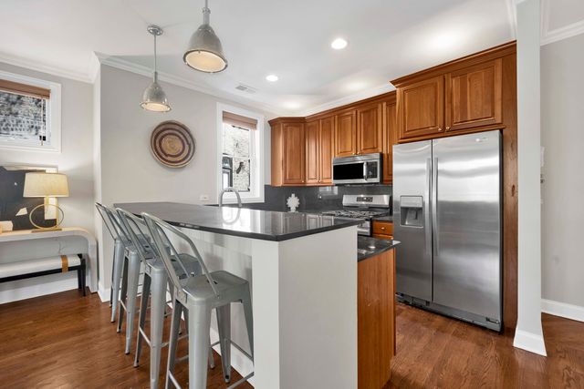 4543 N Malden Street 2N, Chicago, IL 60640