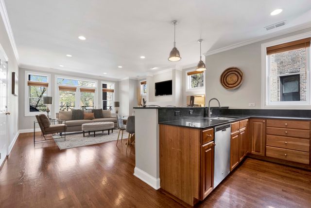 4543 N Malden Street 2N, Chicago, IL 60640