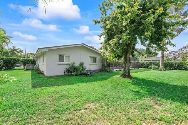 7307 SW 9th Court, Plantation, FL 33317