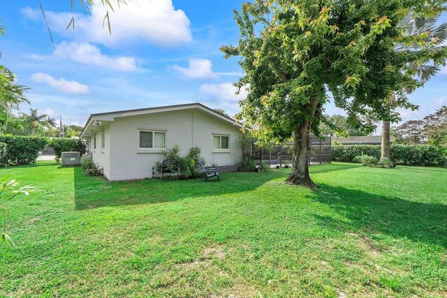 7307 SW 9th Court, Plantation, FL 33317