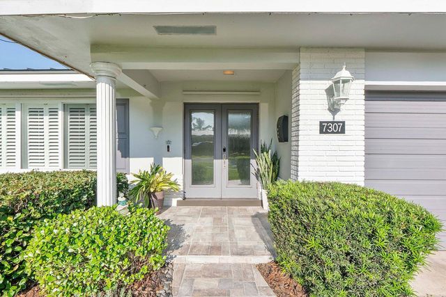7307 SW 9th Court, Plantation, FL 33317