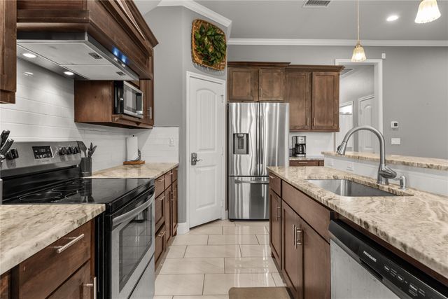 423 Stoneridge Drive, Hillsboro, TX 76645