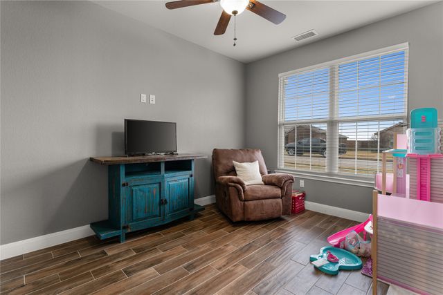 423 Stoneridge Drive, Hillsboro, TX 76645