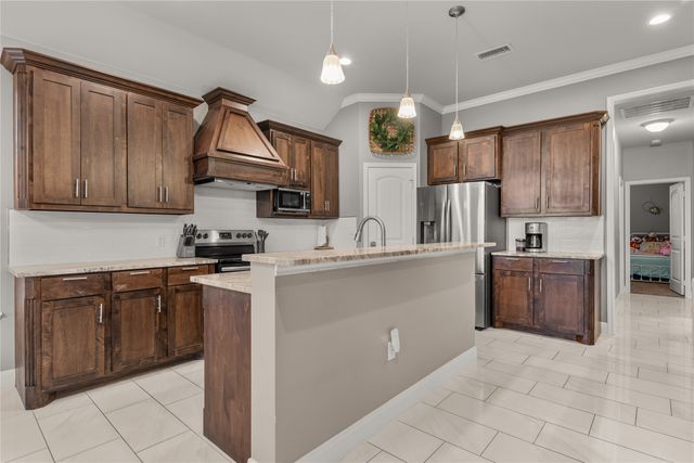 423 Stoneridge Drive, Hillsboro, TX 76645