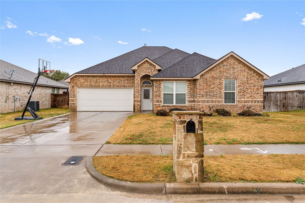 423 Stoneridge Drive, Hillsboro, TX 76645