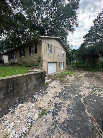 8404 Booth Avenue, Raytown, MO 64138