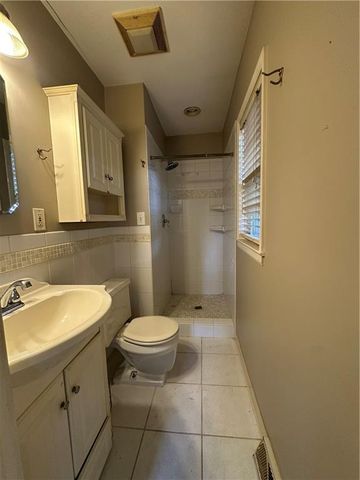 8404 Booth Avenue, Raytown, MO 64138