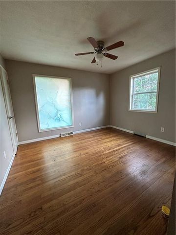 8404 Booth Avenue, Raytown, MO 64138