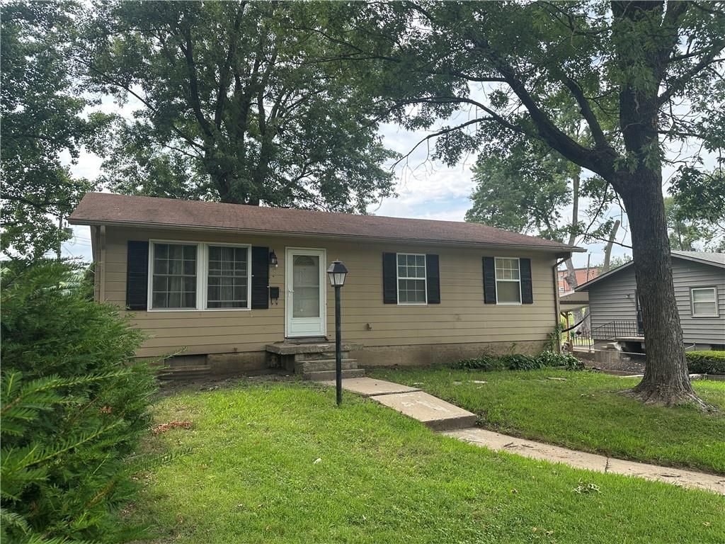 8404 Booth Avenue, Raytown, MO 64138