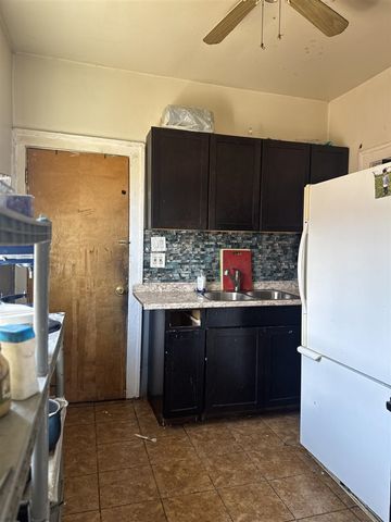 4649 Jonathon Street, Dearborn, MI 48126