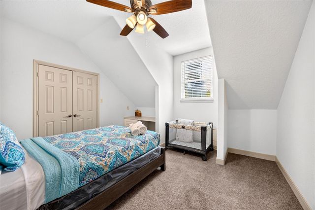 8618 Highway 6, Hitchcock, TX 77563