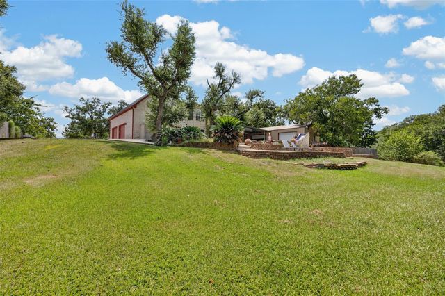 8618 Highway 6, Hitchcock, TX 77563