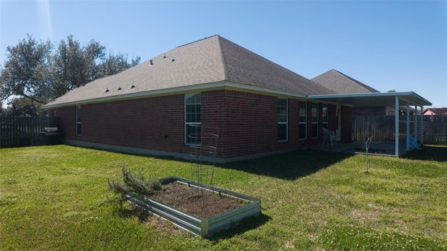 1105 Isabella Boulevard, Angleton, TX 77515