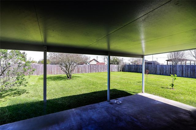 1105 Isabella Boulevard, Angleton, TX 77515