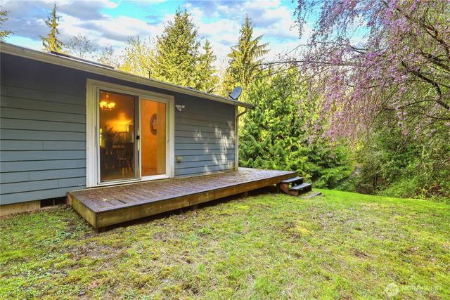 24382 Catamount Lane NW, Poulsbo, WA 98370