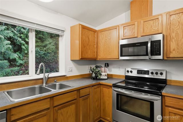 24382 Catamount Lane NW, Poulsbo, WA 98370