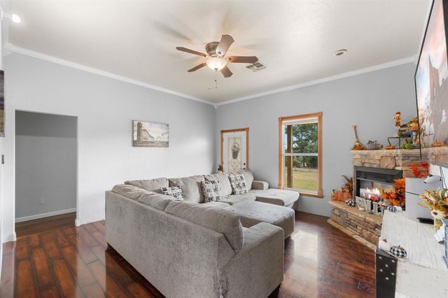 1283 Kenney Hall Road, Brenham, TX 77833