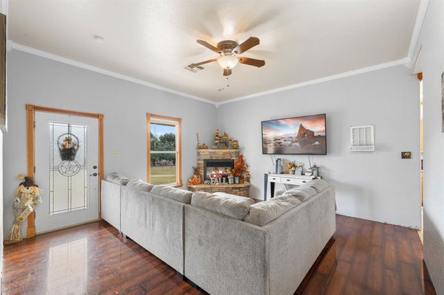 1283 Kenney Hall Road, Brenham, TX 77833