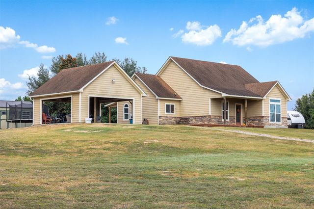 1283 Kenney Hall Road, Brenham, TX 77833