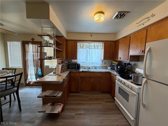 20424 Lake Shore Boulevard, Euclid, OH 44123