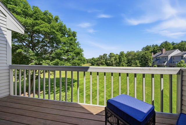 6 Veterans Rd Apt 13, Amherst, NH 03031