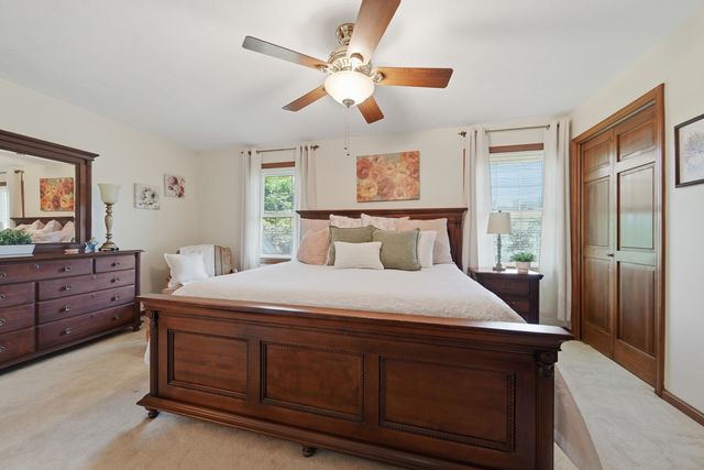 6 Veterans Rd Apt 13, Amherst, NH 03031