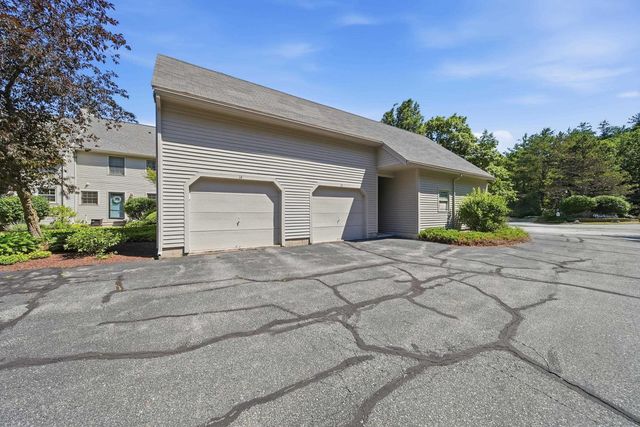 6 Veterans Rd Apt 13, Amherst, NH 03031
