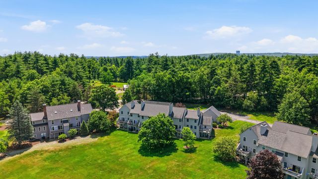 6 Veterans Rd Apt 13, Amherst, NH 03031