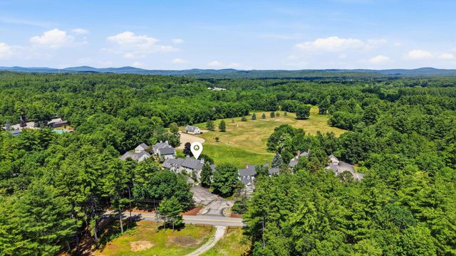 6 Veterans Rd Apt 13, Amherst, NH 03031