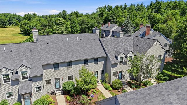 6 Veterans Rd Apt 13, Amherst, NH 03031