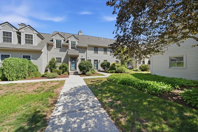 6 Veterans Rd Apt 13, Amherst, NH 03031