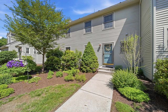 6 Veterans Rd Apt 13, Amherst, NH 03031