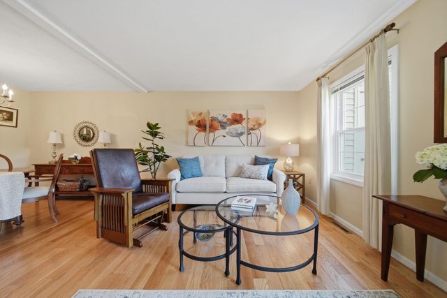 6 Veterans Rd Apt 13, Amherst, NH 03031