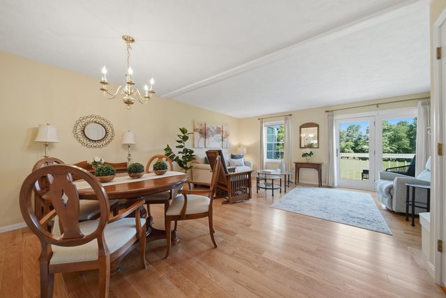 6 Veterans Rd Apt 13, Amherst, NH 03031