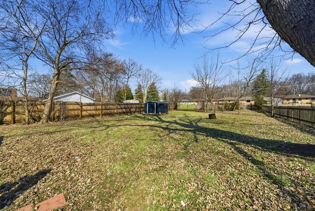 349 Woodland Drive, Grayslake, IL 60030