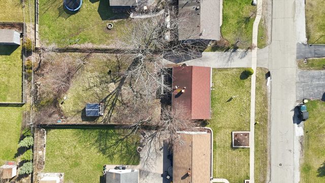 349 Woodland Drive, Grayslake, IL 60030