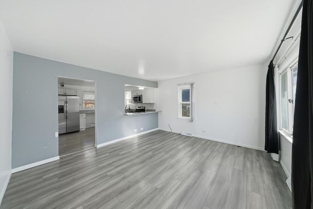 349 Woodland Drive, Grayslake, IL 60030