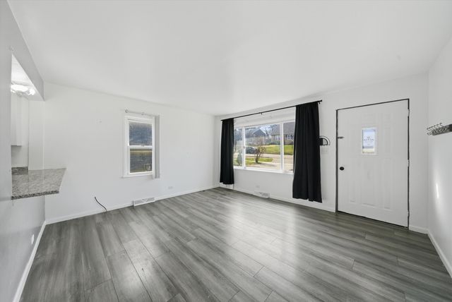 349 Woodland Drive, Grayslake, IL 60030