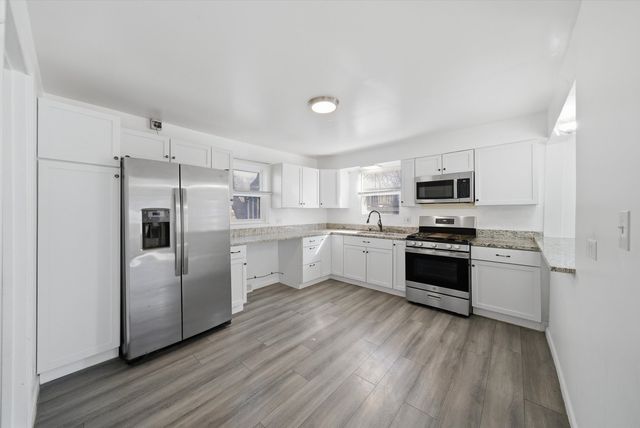 349 Woodland Drive, Grayslake, IL 60030