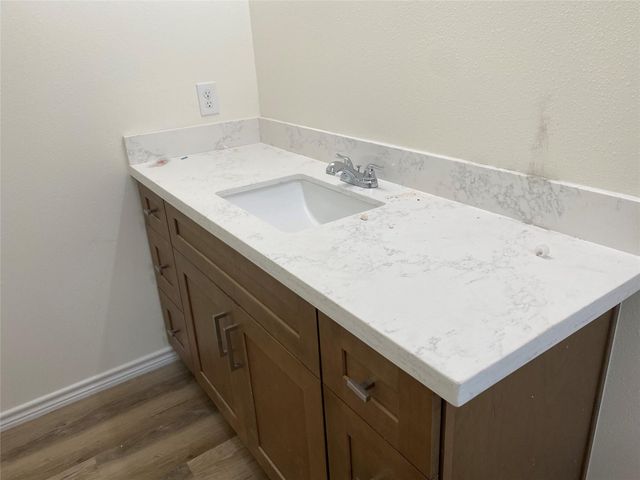 207 Malleck Street, Columbus, TX 78934