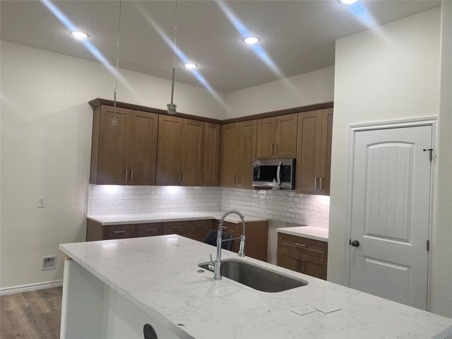 207 Malleck Street, Columbus, TX 78934