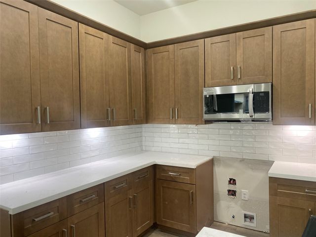 207 Malleck Street, Columbus, TX 78934