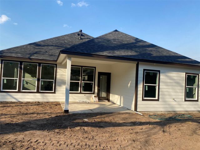 207 Malleck Street, Columbus, TX 78934