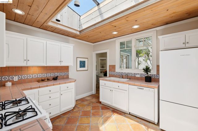 664 Vincente Ave, Berkeley, CA 94707