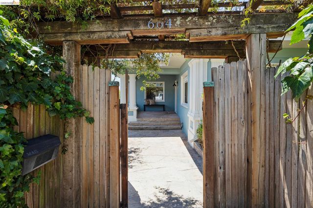 664 Vincente Ave, Berkeley, CA 94707