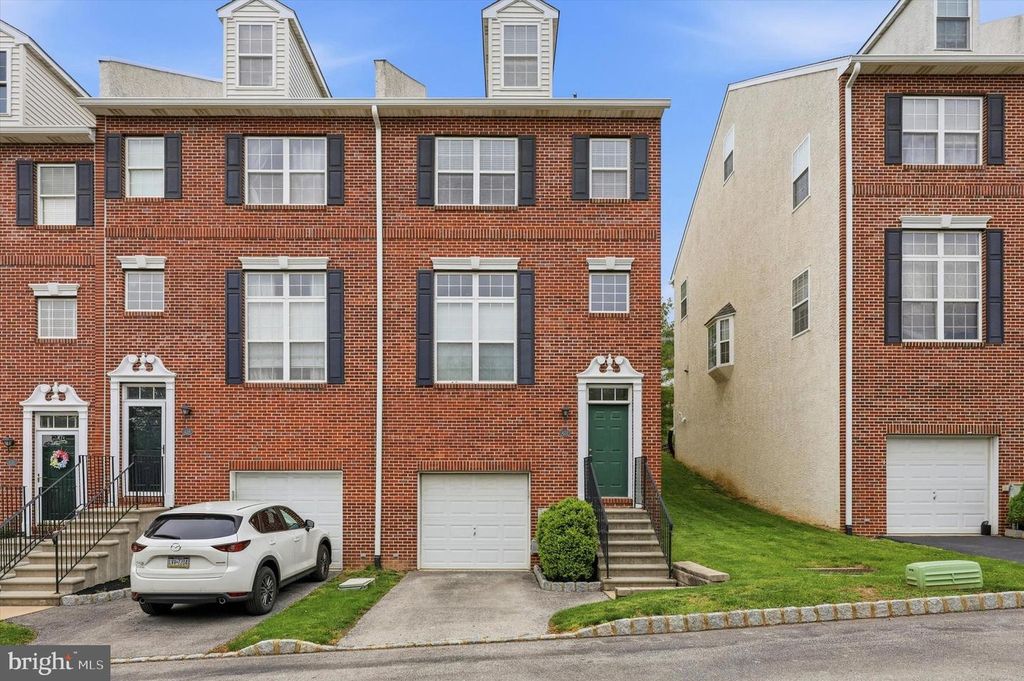 422 W 5TH AVE, Conshohocken, PA 19428