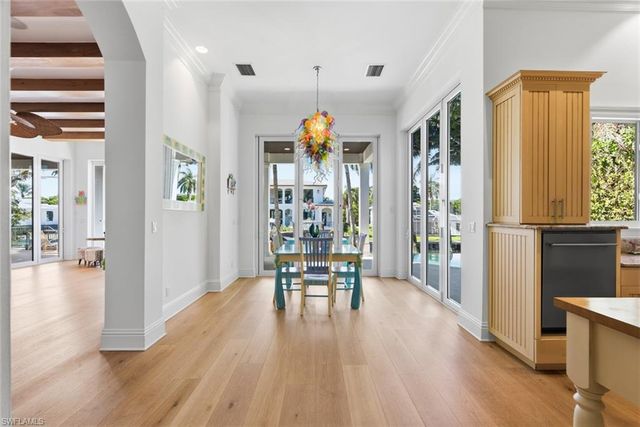 636 14th Ave S, Naples, FL 34102