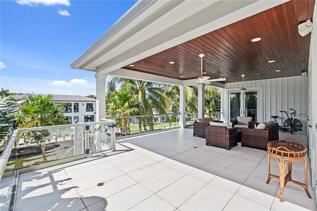 636 14th Ave S, Naples, FL 34102